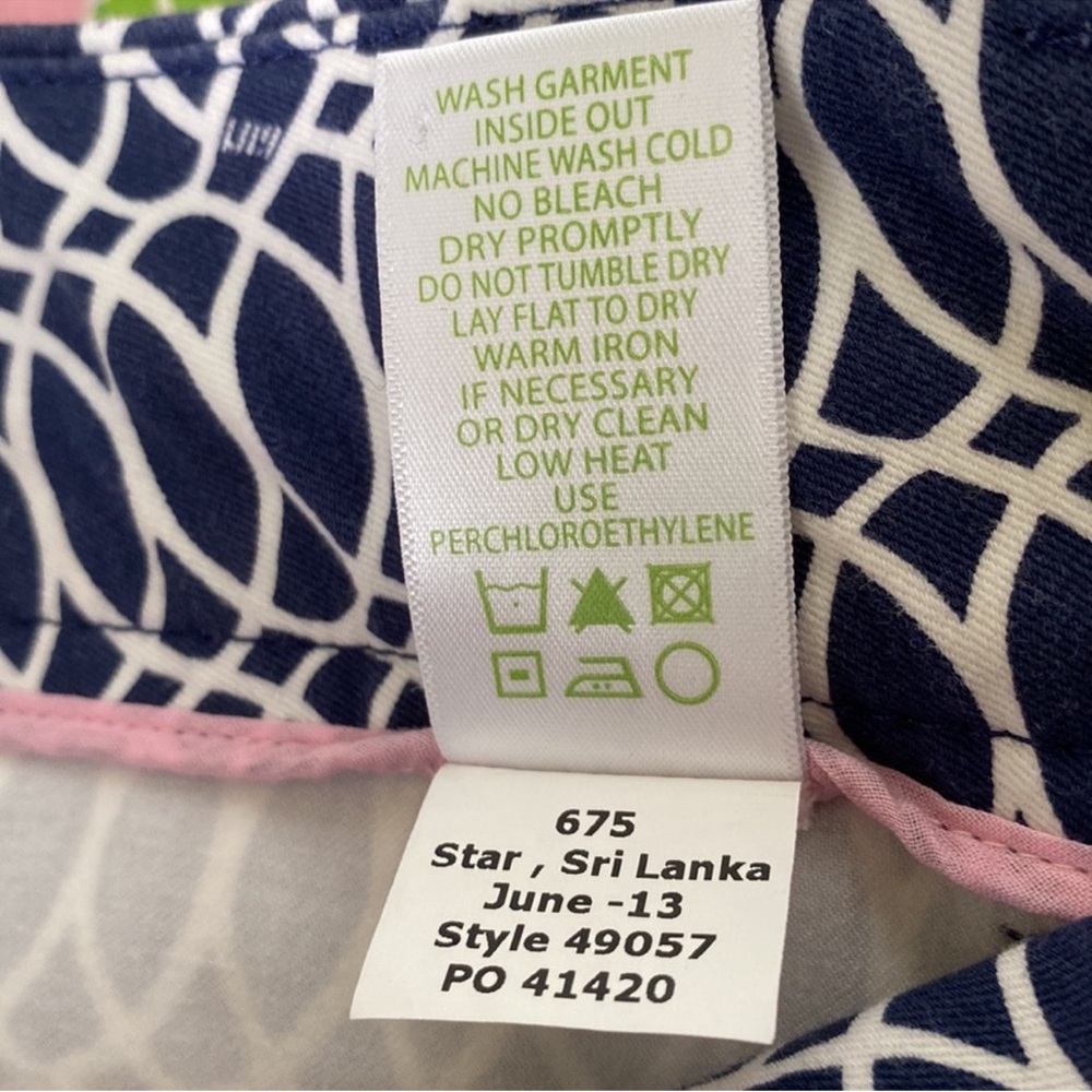 Lily Pulitzer Capri Cropped Pants in Tickle the Ivories Print size 2 EUC VS-6 - Picture 9 of 9